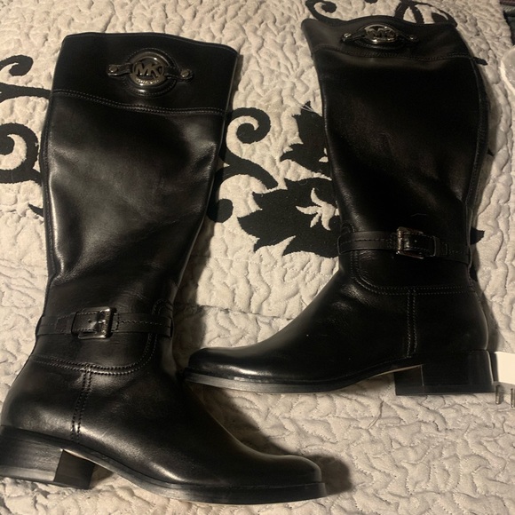 Michael Kors boots - Picture 1 of 5